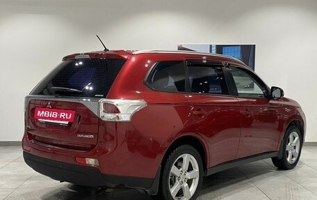 Mitsubishi Outlander III рестайлинг 3, 2013 год, 1 299 000 рублей, 5 фотография
