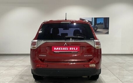 Mitsubishi Outlander III рестайлинг 3, 2013 год, 1 299 000 рублей, 6 фотография