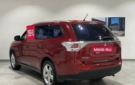 Mitsubishi Outlander III рестайлинг 3, 2013 год, 1 299 000 рублей, 7 фотография