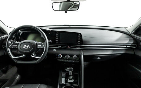 Hyundai Elantra, 2023 год, 2 329 898 рублей, 13 фотография