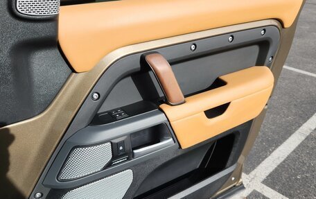 Land Rover Defender II, 2024 год, 9 700 000 рублей, 12 фотография