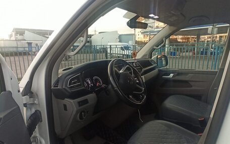 Volkswagen Caravelle T6 рестайлинг, 2021 год, 4 600 000 рублей, 6 фотография