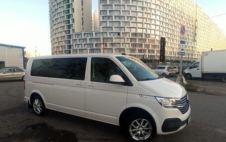 Volkswagen Caravelle T6 рестайлинг, 2021 год, 4 600 000 рублей, 2 фотография