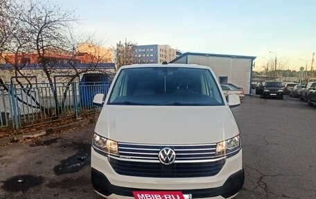 Volkswagen Caravelle T6 рестайлинг, 2021 год, 4 600 000 рублей, 3 фотография