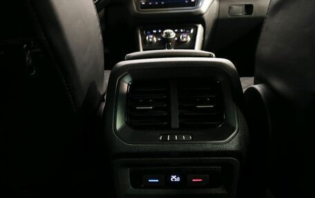 Volkswagen Tiguan II, 2019 год, 1 949 000 рублей, 14 фотография