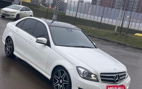Mercedes-Benz C-Класс, 2012 год, 1 050 000 рублей, 2 фотография