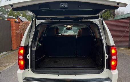 Chevrolet Tahoe III, 2013 год, 2 350 000 рублей, 4 фотография