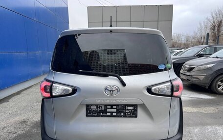 Toyota Sienta II, 2015 год, 1 800 000 рублей, 4 фотография