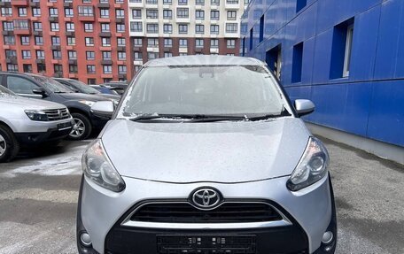 Toyota Sienta II, 2015 год, 1 800 000 рублей, 2 фотография