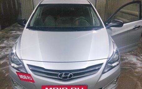 Hyundai Solaris II рестайлинг, 2014 год, 900 000 рублей, 5 фотография