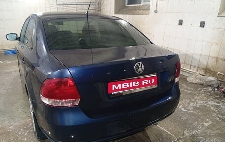 Volkswagen Polo VI (EU Market), 2011 год, 700 000 рублей, 2 фотография
