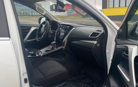 Mitsubishi Pajero Sport III рестайлинг, 2019 год, 3 350 000 рублей, 11 фотография