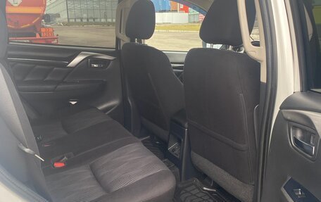 Mitsubishi Pajero Sport III рестайлинг, 2019 год, 3 350 000 рублей, 9 фотография