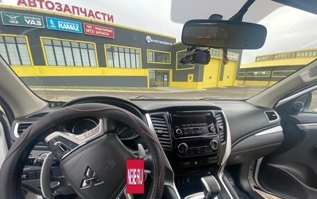 Mitsubishi Pajero Sport III рестайлинг, 2019 год, 3 350 000 рублей, 7 фотография