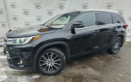 Toyota Highlander III, 2017 год, 3 149 000 рублей, 2 фотография