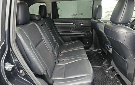 Toyota Highlander III, 2017 год, 3 149 000 рублей, 12 фотография