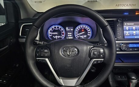 Toyota Highlander III, 2017 год, 3 149 000 рублей, 18 фотография