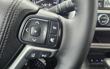 Toyota Highlander III, 2017 год, 3 149 000 рублей, 21 фотография