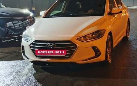 Hyundai Elantra VI рестайлинг, 2017 год, 1 085 000 рублей, 3 фотография