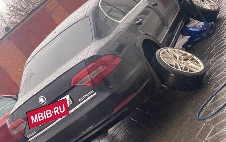 Skoda Superb III рестайлинг, 2014 год, 999 999 рублей, 5 фотография