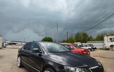 Skoda Superb III рестайлинг, 2014 год, 999 999 рублей, 3 фотография