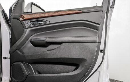 Cadillac SRX II рестайлинг, 2014 год, 1 850 000 рублей, 25 фотография