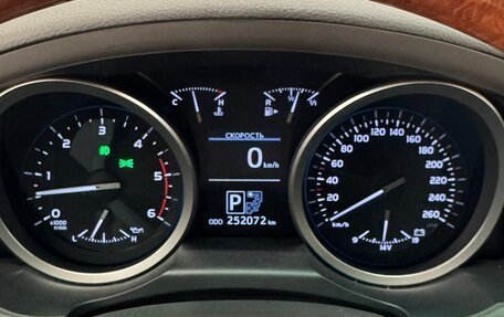 Toyota Land Cruiser 200, 2012 год, 3 650 000 рублей, 14 фотография