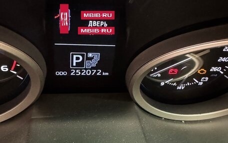 Toyota Land Cruiser 200, 2012 год, 3 650 000 рублей, 16 фотография