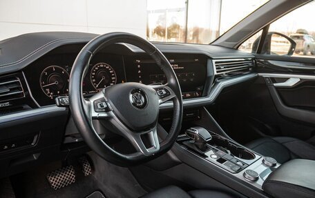 Volkswagen Touareg III, 2018 год, 4 700 000 рублей, 12 фотография