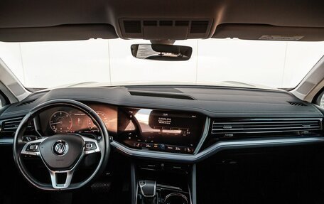 Volkswagen Touareg III, 2018 год, 4 700 000 рублей, 11 фотография