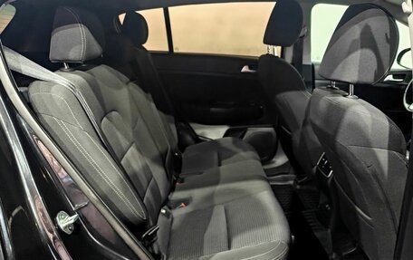 KIA Sportage IV рестайлинг, 2018 год, 2 110 000 рублей, 14 фотография