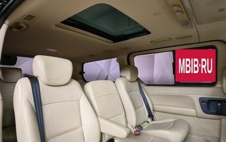 Hyundai Grand Starex Grand Starex I рестайлинг 2, 2016 год, 2 595 000 рублей, 17 фотография