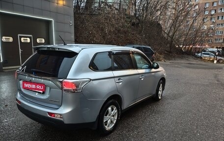 Mitsubishi Outlander III рестайлинг 3, 2013 год, 1 200 000 рублей, 5 фотография