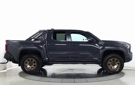 Toyota Tacoma, 2024 год, 7 746 780 рублей, 8 фотография