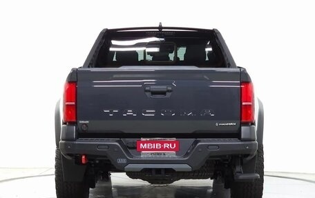 Toyota Tacoma, 2024 год, 7 746 780 рублей, 4 фотография