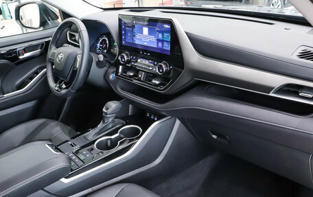 Toyota Highlander, 2025 год, 6 700 000 рублей, 7 фотография