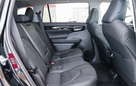 Toyota Highlander, 2025 год, 6 700 000 рублей, 9 фотография