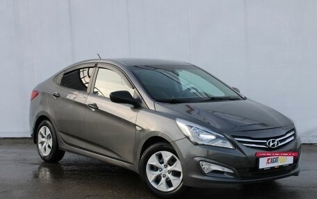 Hyundai Solaris II рестайлинг, 2015 год, 1 000 000 рублей, 3 фотография