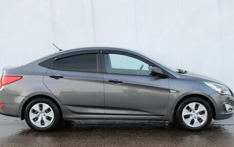 Hyundai Solaris II рестайлинг, 2015 год, 1 000 000 рублей, 7 фотография