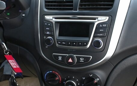 Hyundai Solaris II рестайлинг, 2015 год, 1 000 000 рублей, 13 фотография