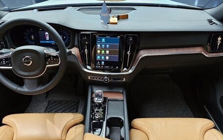 Volvo S60 III, 2024 год, 4 490 000 рублей, 6 фотография