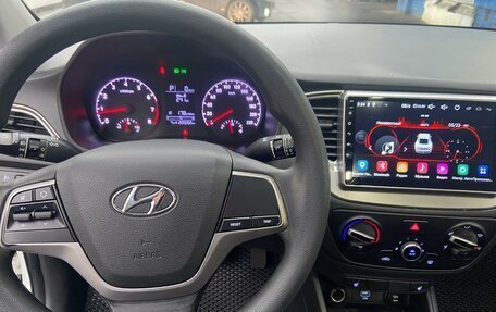 Hyundai Solaris II рестайлинг, 2019 год, 880 000 рублей, 12 фотография