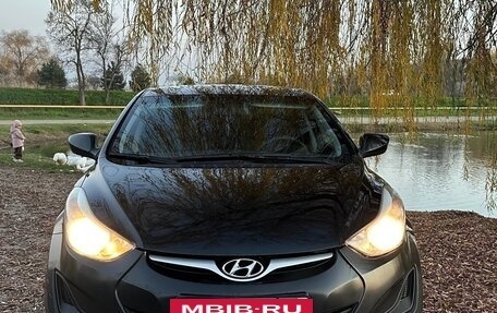 Hyundai Elantra V, 2013 год, 840 000 рублей, 2 фотография