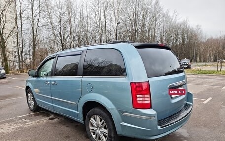 Chrysler Town & Country V рестайлинг, 2008 год, 1 450 000 рублей, 5 фотография