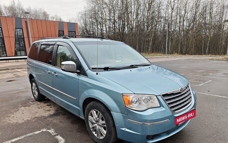 Chrysler Town & Country V рестайлинг, 2008 год, 1 450 000 рублей, 2 фотография