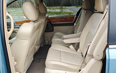 Chrysler Town & Country V рестайлинг, 2008 год, 1 450 000 рублей, 12 фотография