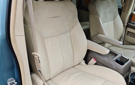 Chrysler Town & Country V рестайлинг, 2008 год, 1 450 000 рублей, 11 фотография