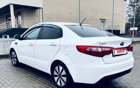 KIA Rio III рестайлинг, 2013 год, 980 000 рублей, 3 фотография