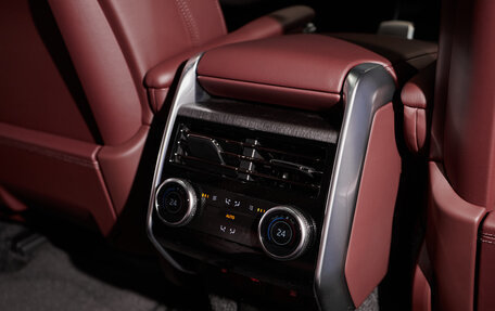 Land Rover Range Rover IV рестайлинг, 2025 год, 26 900 000 рублей, 25 фотография