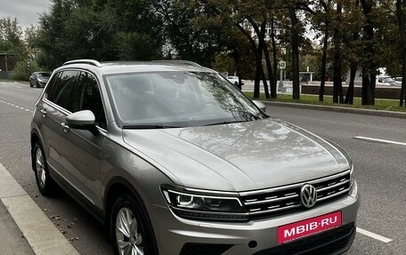 Volkswagen Tiguan II, 2020 год, 2 200 000 рублей, 2 фотография